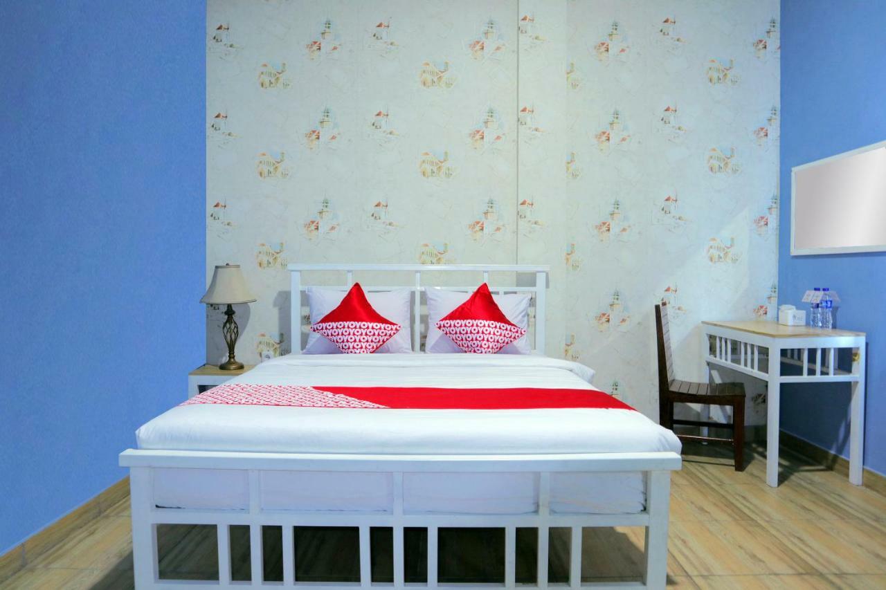 Oyo 1386 Hotel Grand Gabelo Bukittinggi Exterior foto